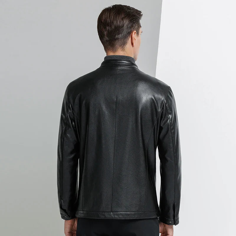 Loke™ Noir – Elegant læderfrakke med høj hals og rene linjer